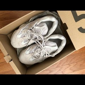 Yeezy blush 500